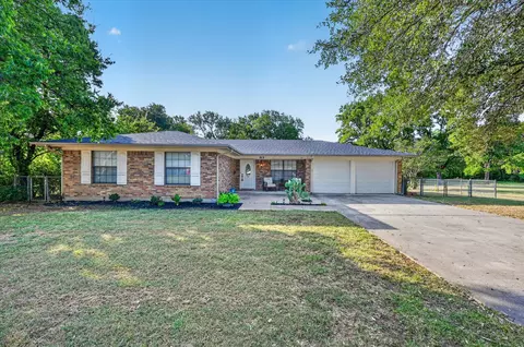 312 E Miller St, Burleson, TX 76028