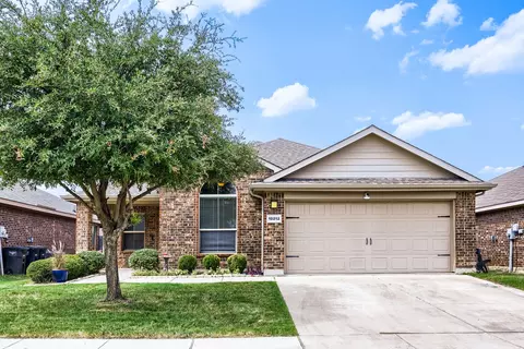 10212 Almondtree Dr, Fort Worth, TX 76140