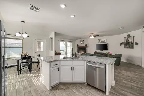1528 Grassy Knoll Trl, Krugerville, TX 76227