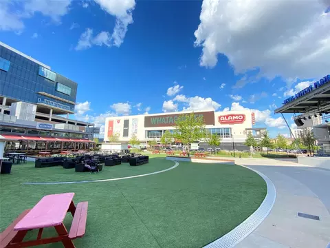 330 E Las Colinas Blvd E #240, Irving, TX 75039