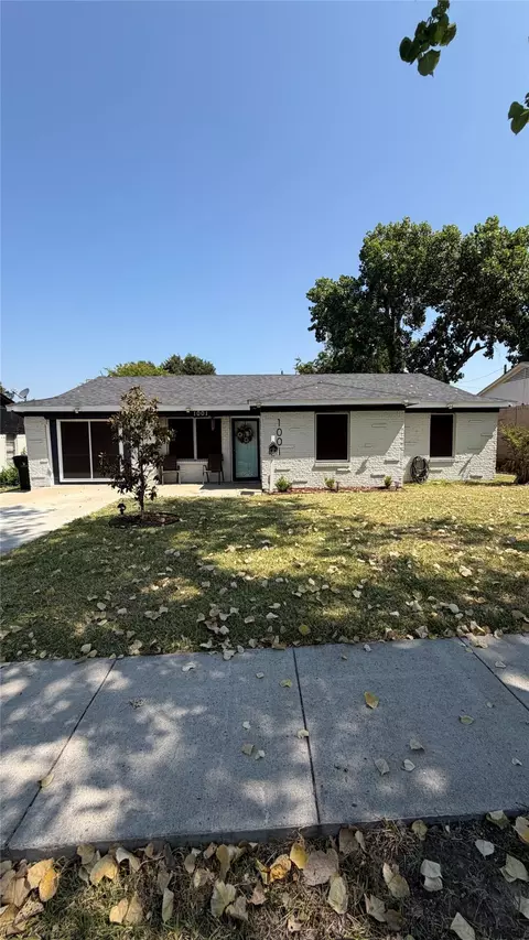 1001 E Linda Dr, Garland, TX 75041