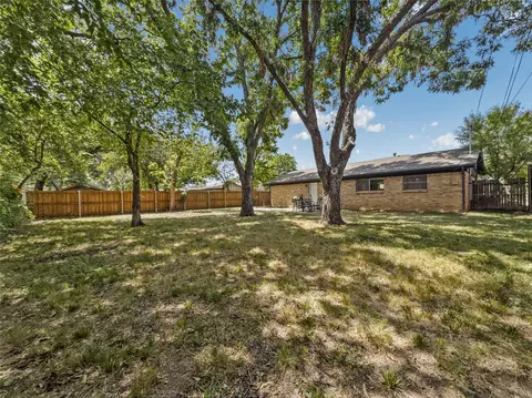 Exterior - 703 Whitener Rd, Euless, TX 76040 photo 7 of 7