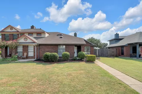 2111 Prairie Creek Trl, Garland, TX 75040