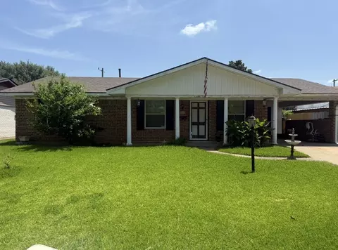 1510 Holiday Pl, Bossier City, LA 71112