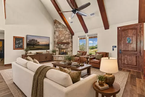 2407 Wills Way Dr, Granbury, TX 76049