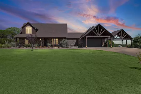 2407 Wills Way Dr, Granbury, TX 76049