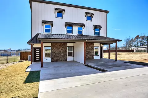1304 Country Rd, Whitesboro, TX 76273