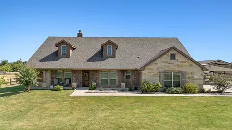 117 Heather Ln, Decatur, TX 76234
