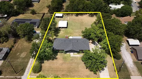 507 W South St, Whitesboro, TX 76273