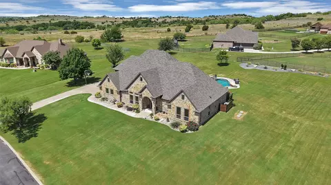 220 Pinnacle Peak Ln, Weatherford, TX 76087