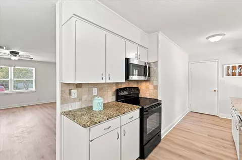 Kitchen - 403 E Huitt Ln, Euless, TX 76040 photo 2 of 2