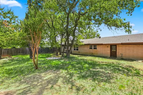 Exterior - 403 E Huitt Ln, Euless, TX 76040 photo 3 of 5