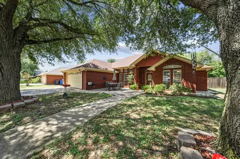 10127 Cougar Ridge Pkwy, Waco, TX 76708