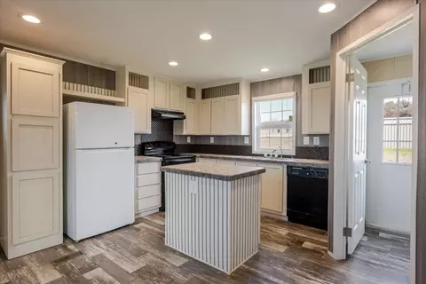 Kitchen - 126 Starry Sky Ct, Springtown, TX 76082 photo 1 of 3