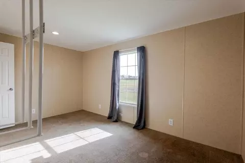 Bedroom - 126 Starry Sky Ct, Springtown, TX 76082 photo 5 of 5