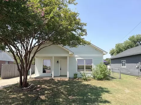 334 Peters St, Waxahachie, TX 75165