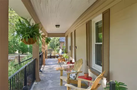 1732 S Edgefield Ave, Dallas, TX 75224
