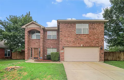 9600 Fox Hill Dr, Fort Worth, TX 76131