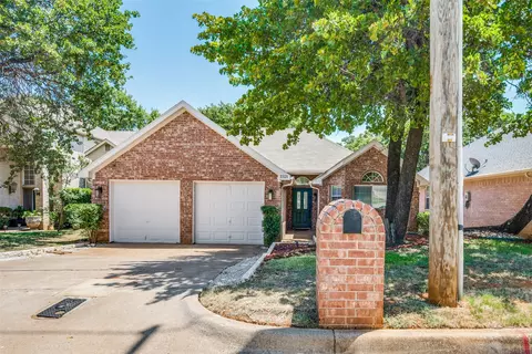 1521 Morrison Dr, Fort Worth, TX 76112