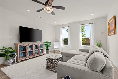 2415 Beverly Dr, Granbury, TX 76048