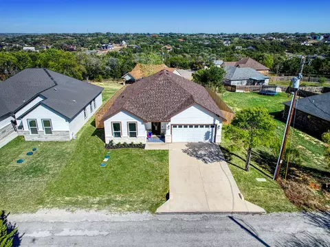 2415 Beverly Dr, Granbury, TX 76048