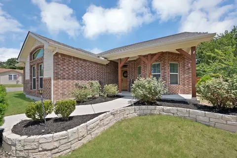 1216 N Elm St, Weatherford, TX 76086