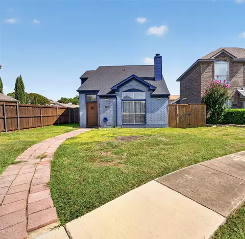 1925 Pinecrest Dr, Carrollton, TX 75010
