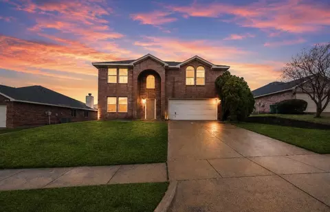 1092 Winding Crk, Cedar Hill, TX 75104