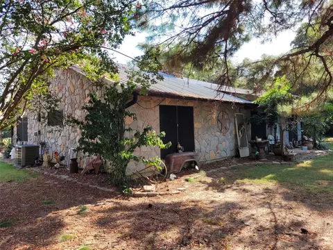 10510 U S Highway 82 E, Blossom, TX 75416