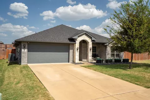111 Columbia St, Farmersville, TX 75442