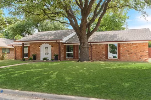 1815 Lakemont Dr, Arlington, TX 76013