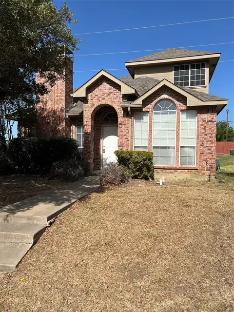 902 Brose Dr, Lewisville, TX 75067