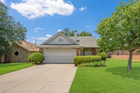 7408 Cross Ridge Cir, Fort Worth, TX 76120