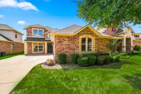 1581 Meadows Ave, Lantana, TX 76226