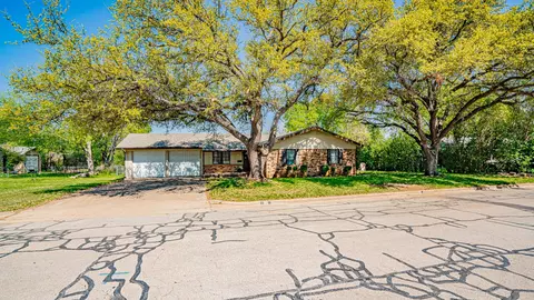 1110 Penrod St, Granbury, TX 76048