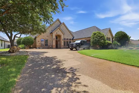 2606 Waters Edge Dr, Granbury, TX 76048