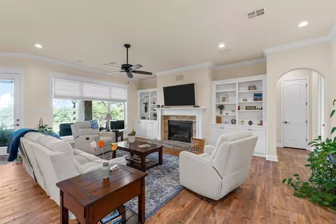 Living - 8305 Jonquil Dr, Waco, TX 76708 photo 1 of 2