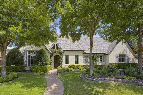 7013 Shinnecock Hills Dr, Fort Worth, TX 76132
