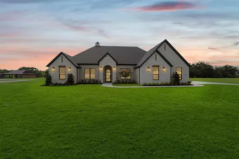 509 Acorn Trl, Granbury, TX 76049