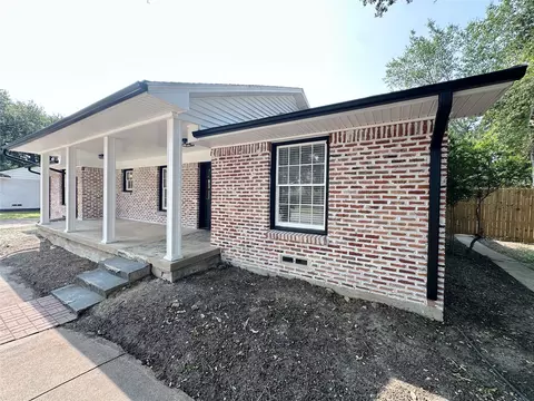 1814 Walnut Ave, Carrollton, TX 75006