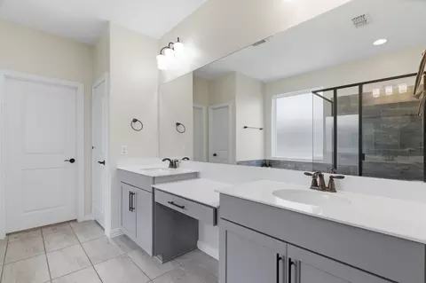 Bath - 1101 Pinnacle Breeze Dr, Haslet, TX 76052 photo 1 of 5