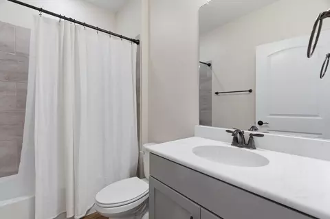 Bath - 1101 Pinnacle Breeze Dr, Haslet, TX 76052 photo 4 of 5