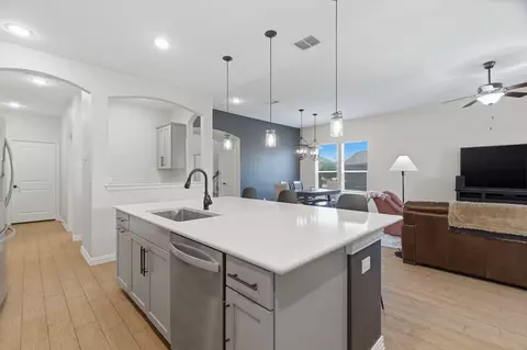 Kitchen - 1101 Pinnacle Breeze Dr, Haslet, TX 76052 photo 4 of 4