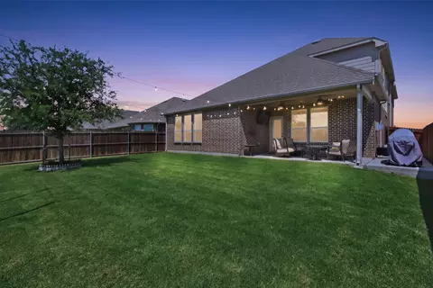 Exterior - 1101 Pinnacle Breeze Dr, Haslet, TX 76052 photo 5 of 6