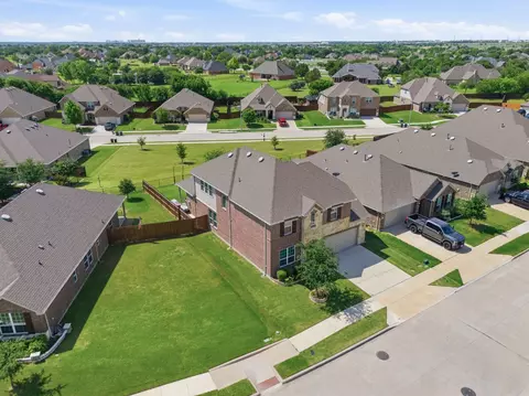 1101 Pinnacle Breeze Dr, Haslet, TX 76052