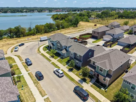 5724 Topwater Trl, Fort Worth, TX 76119