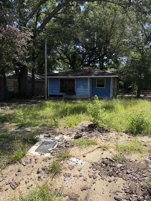 6111 Hendsrson Ave, Shreveport, LA 71106