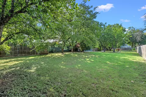 Exterior - 2200 Lyle Ave, Waco, TX 76708 photo 4 of 6