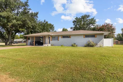 501 Linda Kay Dr, Winnsboro, TX 75494