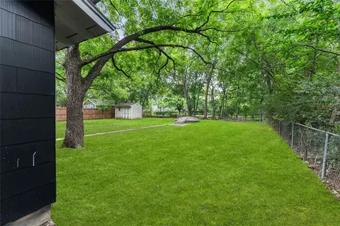 Exterior - 110 Hackberry St, Lancaster, TX 75146 photo 8 of 8